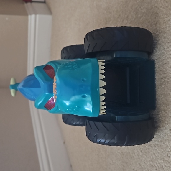 Hot Wheels Mega Wrex - Picture 3 of 4